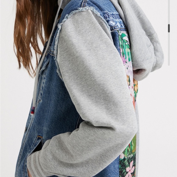 NWOT Sold out Desigual Denim Jacket with removable Gray Hood - Picture 5 of 16